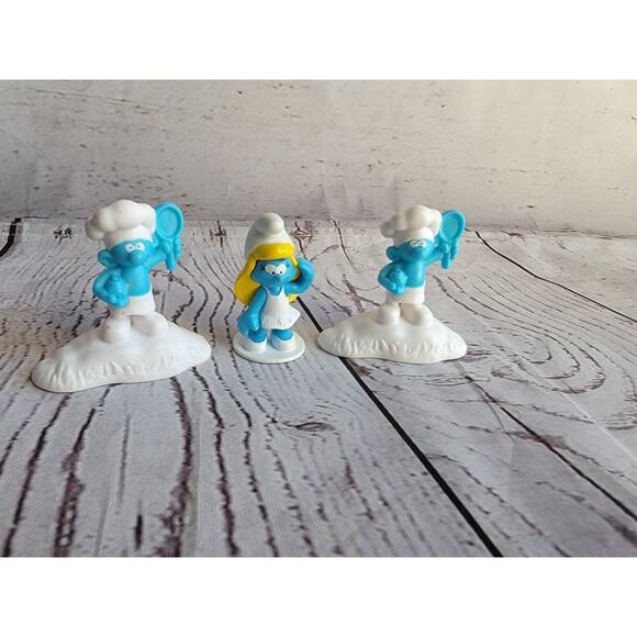LOT Smurf Figures Smurfette 2 Backer Peyo McDonalds Happy Meal Toy Cake Toppers - Picture 1 of 7
